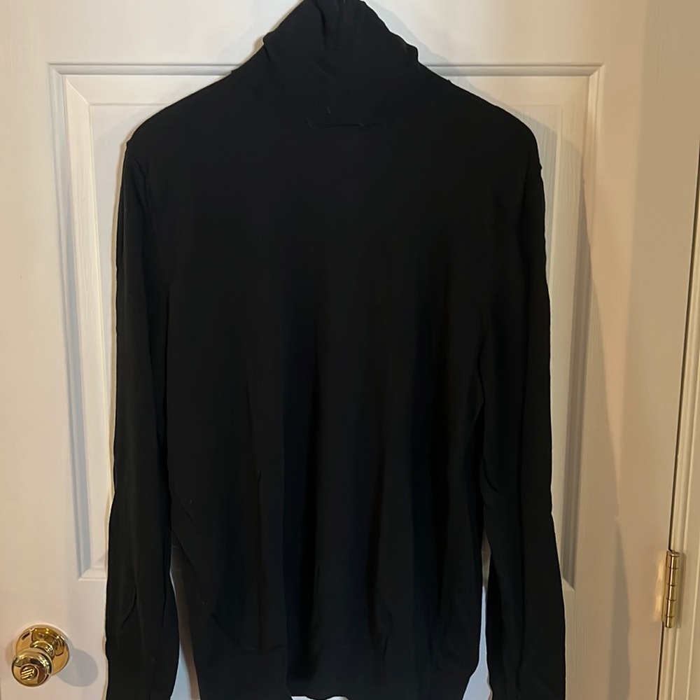 Men’s black longs sleeve merino wool black turtleneck. L